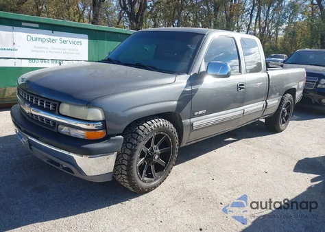 2000 Chevrolet Silverado 1500 Ls z USA, uszkodzony, nr VIN 1GCEC19T7YZ370384